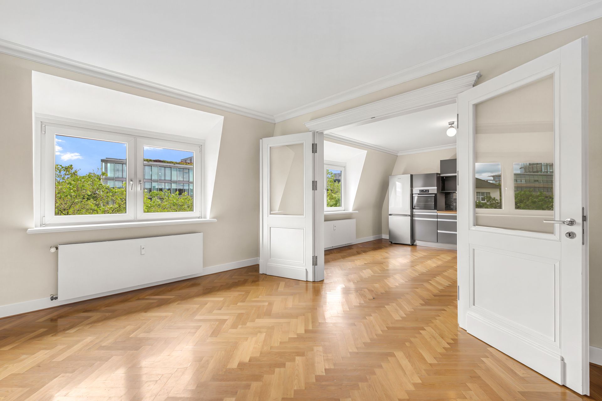 Düsseldorf 4Zimmer City-Wohnung mit Balkon