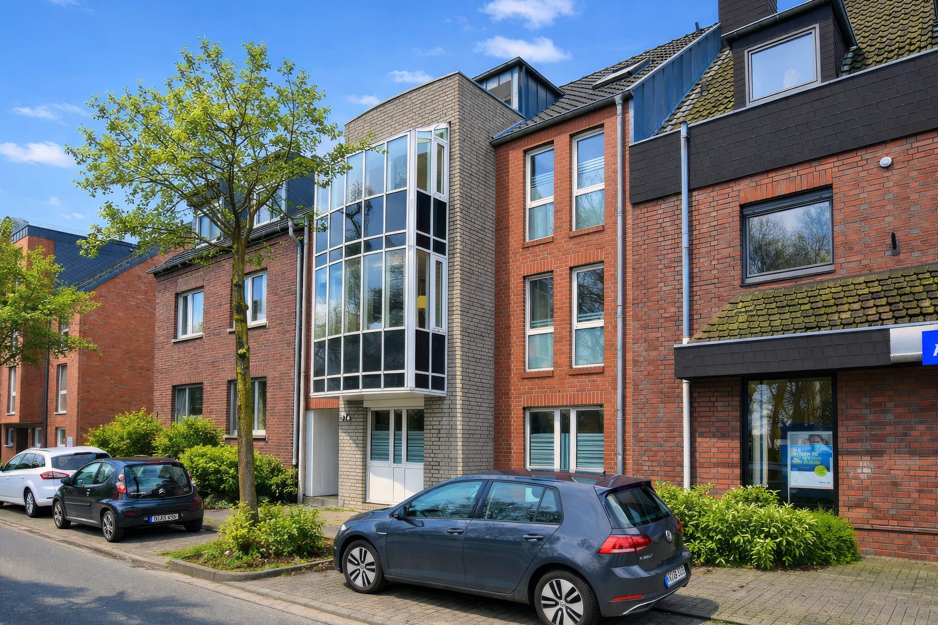 Attraktive Kapitalanlage: 2 MFH + Garagenhof! Top Paketpreis! Großes Mietsteigerungspotential!